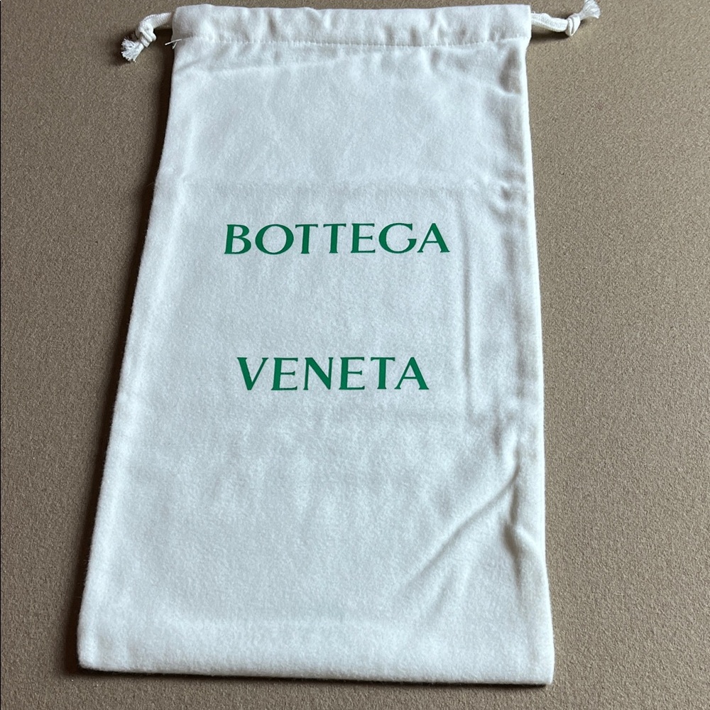 Bottega Veneta White and Green Dust Bag